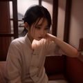 完美体育运动心理顾问王芳，运动心理学博士，在安静咨询室与运动员交流
